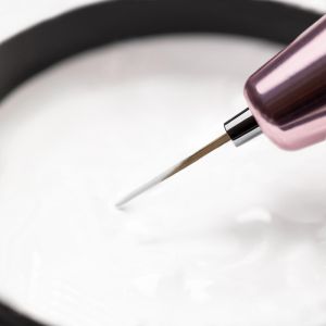 ЧЕТКА ЗА ДЕКОРАЦИЯ MOLLY NAILS С КАМЪК 11мм