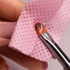 ПЕРФОРИРАНИ БЕЗВЛАКНЕСТИ ТНТ ТАМПОНИ ЗА МАНИКЮР - 5см х 5см - 200 бр - MOLLY NAILS РОЗОВИ