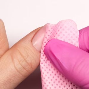 ПЕРФОРИРАНИ БЕЗВЛАКНЕСТИ ТНТ ТАМПОНИ ЗА МАНИКЮР - 5см х 5см - 200 бр - MOLLY NAILS РОЗОВИ